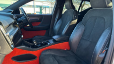 Volvo Xc40 2.0 T4 R DESIGN Pro 5dr AWD Geartronic Petrol Estate